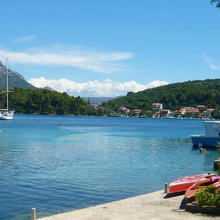 House Near Vela Luka, Waterfront Feriehus